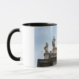 Mug Statues sur la place Saint-Pierre dans la Cité du