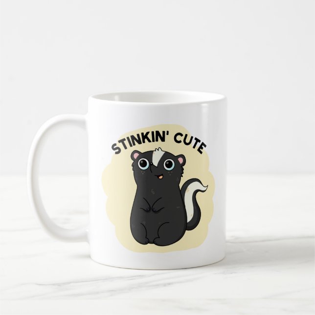 Mug Stinkin Cute Funny Skunk Pun (Gauche)