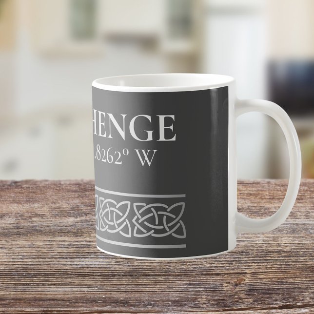 Mug Stonehenge Latitude Longitude foncé (Créateur téléchargé)