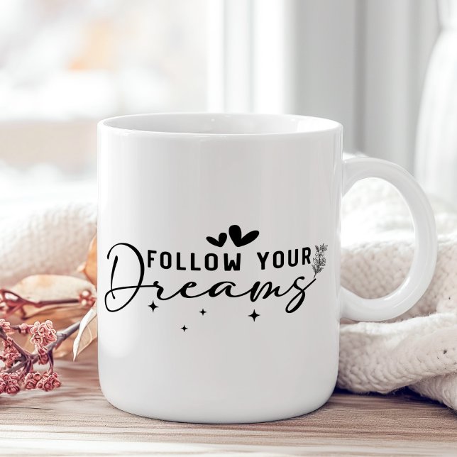 Mug "Suivez vos rêves" Floral Inspiration ("Follow Your Dreams" Floral Inspirational Coffee Mug on a boho wooden table with pink flower.)