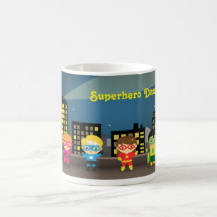 Mug Super héros mignon d'horizon pour des enfants