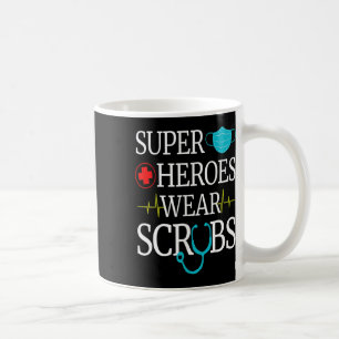 Mug Super Héros Portent Des Scrubs Nurs Médicales