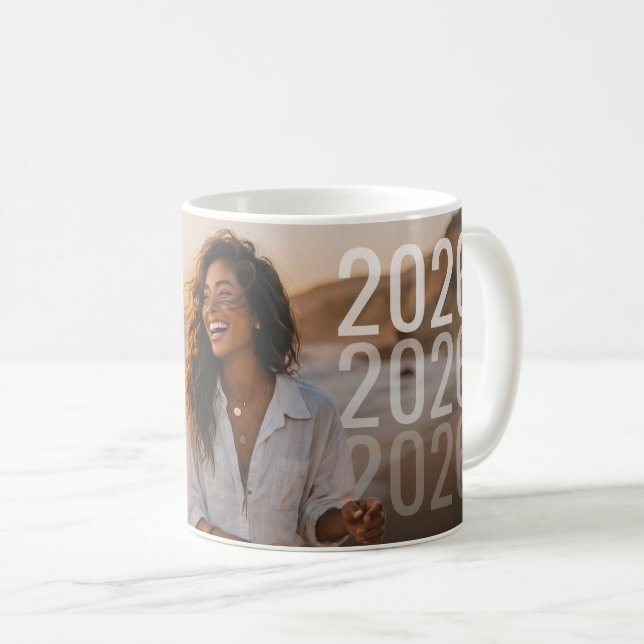 Mug Superposition d'année minimale PhotoPop pour la re (Devant droit)