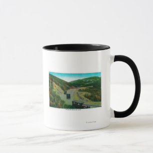 Mug Sur le bord au-dessus de Oak FlatsRidge Route, CA