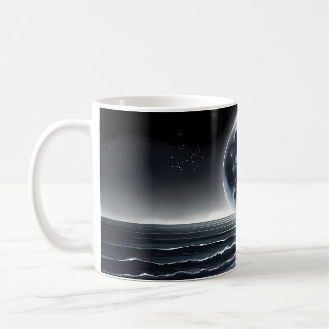 Mug Surreal Moonrise Over Tranquil Ocean Shore (Gauche)