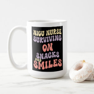 Mug Survivre avec des collations et des sourires – Rée