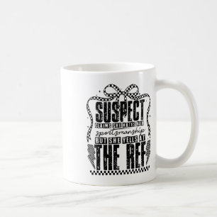 Mug Suspecte une réclamation, mais elle crie contre l'