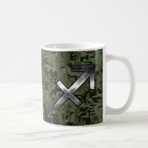 Mug Symbole zodiaque Sagittarius sur Camo numérique ve