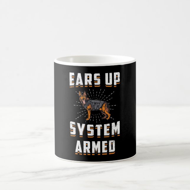 Mug Système allemand Oreilles vers le haut Chien armé  (Centre)