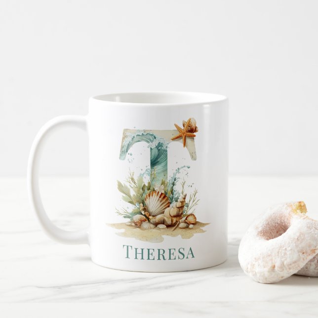 Mug T initiale de monogramme côtier personnalisé Plage (Avec donut)
