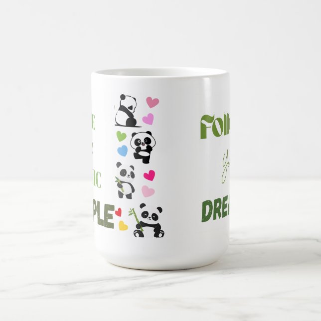 Mug T-shirt graphique avec un panda mignon et un sloga (Centre)