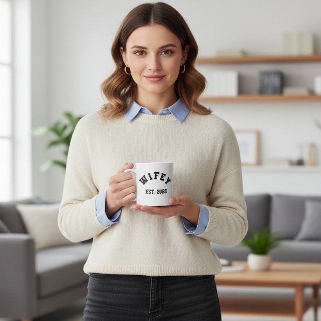 Mug T-Shirt Wifey College (Créateur téléchargé)