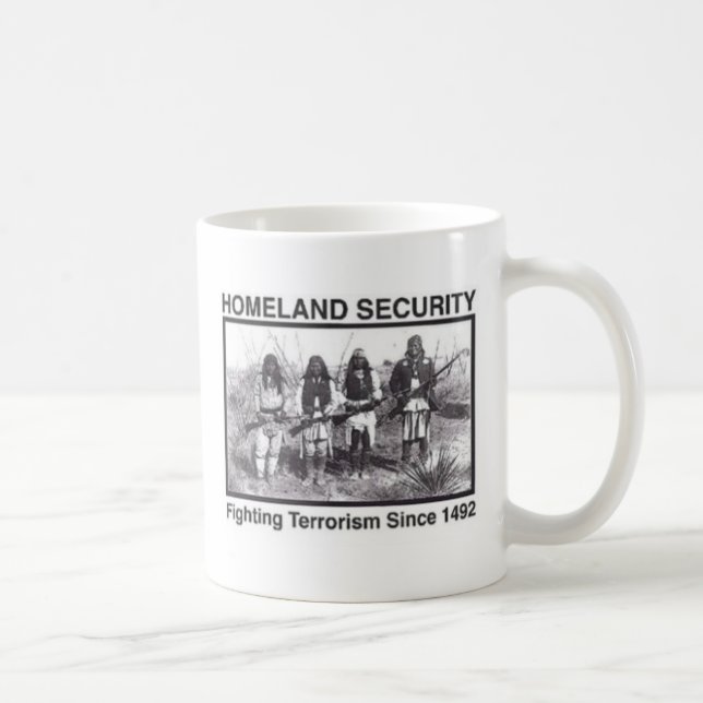 Mug T-shirts de sécurité de patrie de Natif américain (Droite)