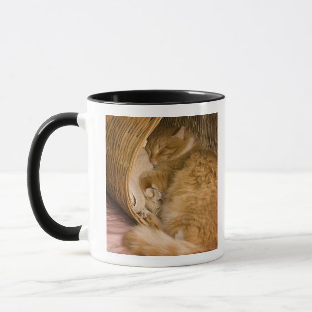 Mug Table orange dormant dans le hamper (Gauche)