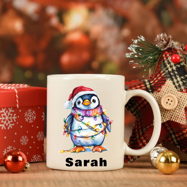 Mug Tangé dans les lumières Noël du pingouin (Tangled in Lights Penguin Christmas Coffee Mug)