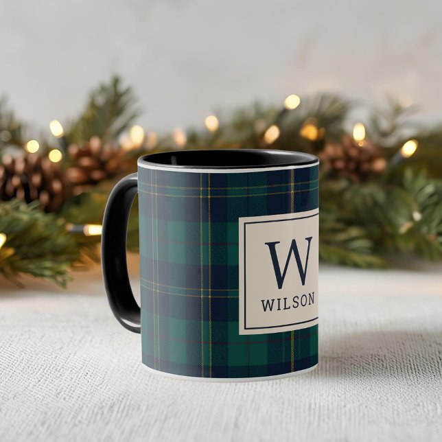 Mug Tartan à carreaux vert classique avec monogramme d (Créateur téléchargé)