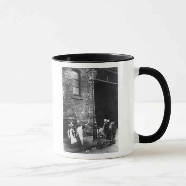 Mug Taudis de Londres, c.1900 (Droite)
