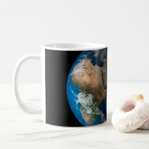Mug Terre Pleine Montrant Des Nuages Simulés Sur L'Afr
