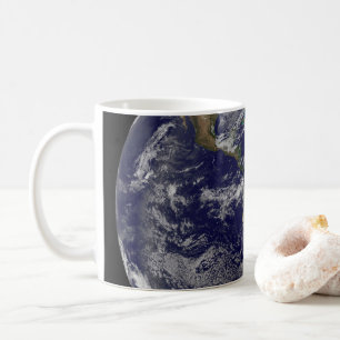Mug Terre Pleine Montrant Une Puissante Tempête D'Hive