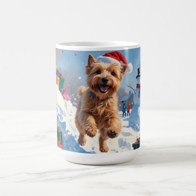 Mug Terrier Wheaten courant dans la neige avec un chap (Centre)