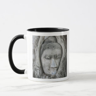 Mug Tête de grès de Bouddha cernée d'un arbre