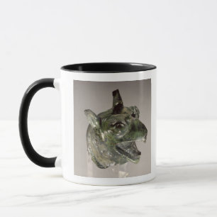 Mug Tête de griffon, fragment d'un attachement de