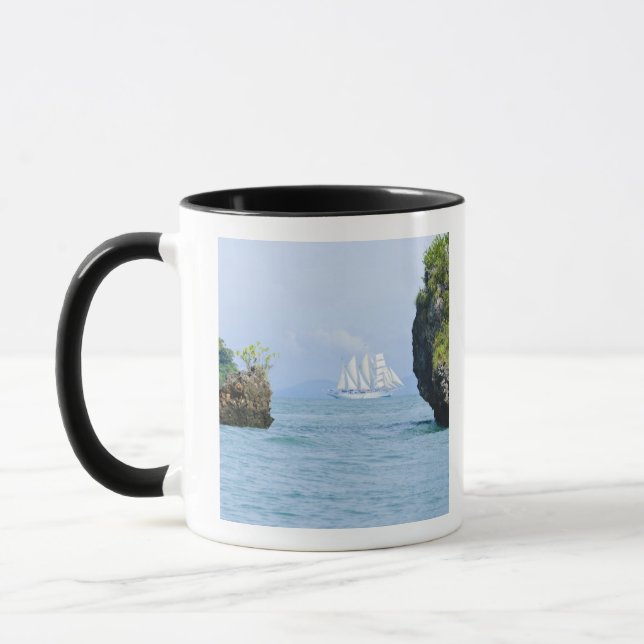 Mug Thaïlande, mer d'Andaman. Navire clipper Star Fyer (Gauche)