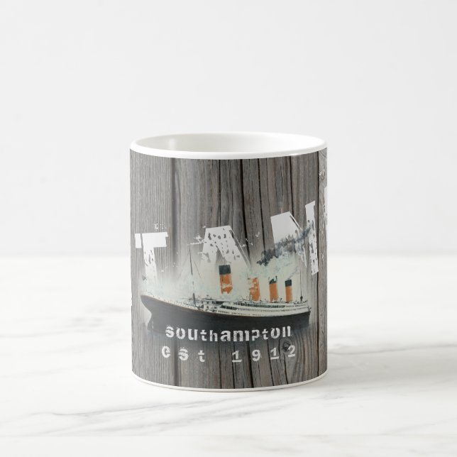 Mug Titanic en bois rustique personnalisé (Centre)