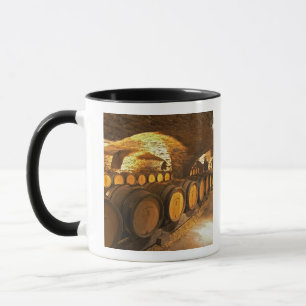 Mug Tonneaux de chêne dans la cave au Domaine Comte