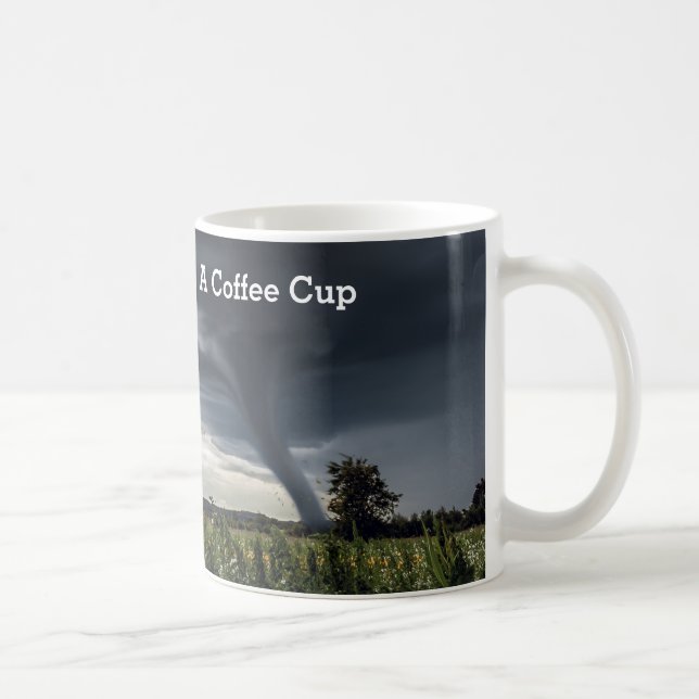 Mug Tornade orageuse levant des balles de foin (Droite)