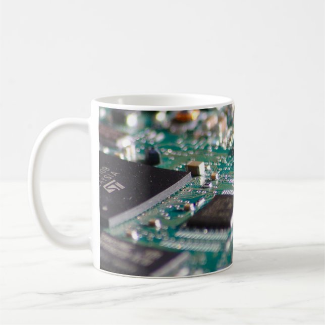 Mug Total schon numérique zum Morgenkaffee! (Gauche)