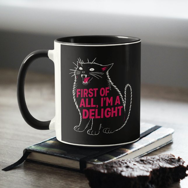 Mug Tout d'abord, je suis un chat noir rugissant ravi (Créateur téléchargé)