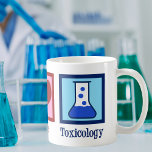 Mug Toxicologie Peace Love<br><div class="desc">Peace Love Toxicology. Un don de toxicologue cool pour un scientifique qui travaille dans un laboratoire comme expert en poison et en empoisonnement. Soutenez les chercheurs en toxicité avec ce design mignon!</div>