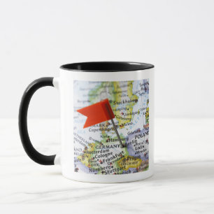 Mug Tracez la goupille placée à Berlin, Allemagne su