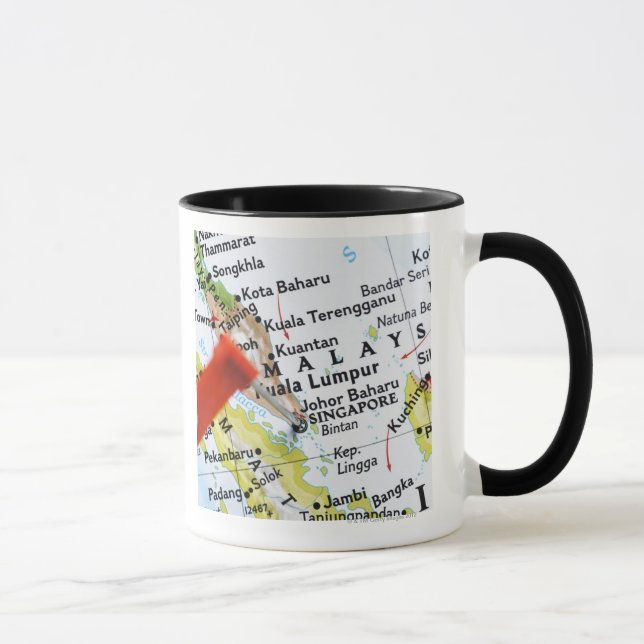 Mug Tracez la goupille placée à Singapour sur la (Droite)