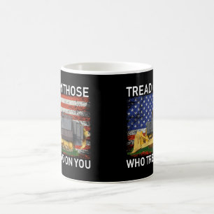 Mug traînez sur ceux qui vous traînent sur T-Shirt C