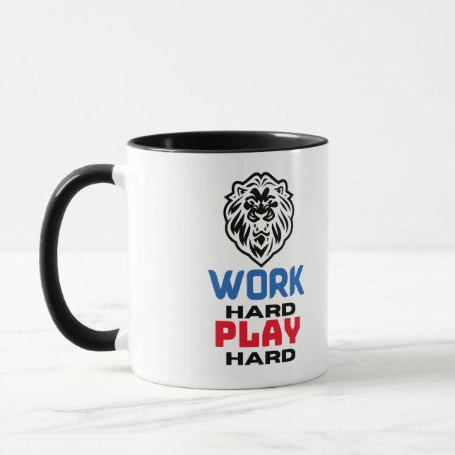 MUG TRAVAILLER DUR JOUER DUR, LION (Gauche)