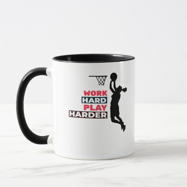 Mug Travailler dur Jouer si dur Femme Joueur de basket (Gauche)