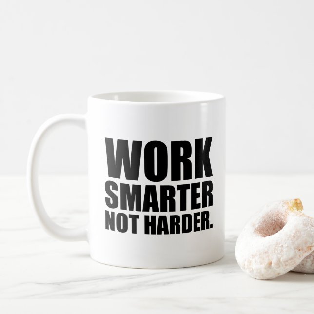 Mug Travaillez plus intelligemment et non plus dur Mot (Avec donut)