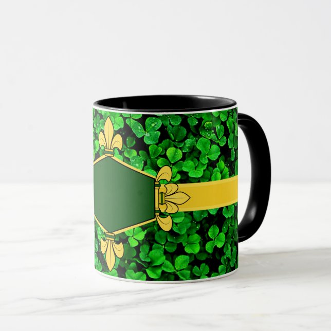 Mug Trèfles verts d'Irlande, ajoutez monogramme/initia (Devant droit)