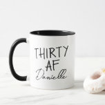 Mug TRENTE AF 30e anniversaire drôle Personnalisé<br><div class="desc">Fêtez vos 30 ans en audacieux style caffiné avec cette tasse personnalisée "TRENTE AF" ! Avec l'expression iconique au-dessus d'un nom personnalisé en écriture chic, cette tasse fait le cadeau parfait de 30ème anniversaire pour votre meilleur ami, soeur, collègue ou vous-même. Que ce soit pour le café du matin, les...</div>