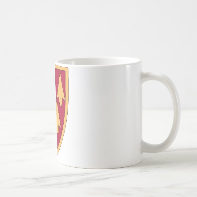 Mug trente-deuxième Commande de la défense d'air et de (Droite)