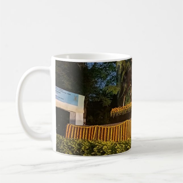 Mug Très beau design sur (Gauche)