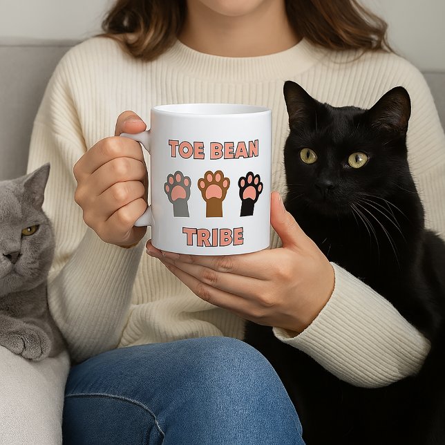 Mug Tribu des haricots d'orteil Chat mignon Kawaii (A mug with three cat paws and says toe bean tribe)