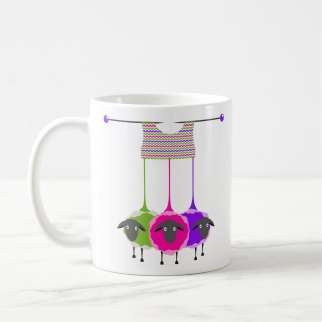 Mug Tricot avec moutons en bleu, rose et violet (Gauche)