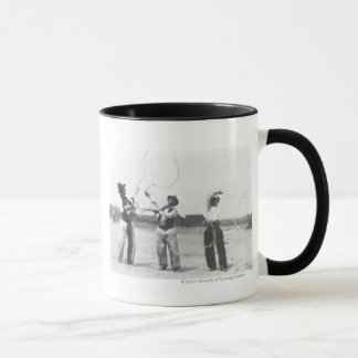 Mug Trois hommes lassoing.
