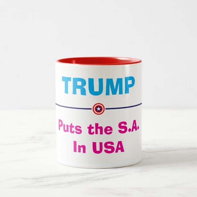 Mug : Trump met la S.A. Aux États-Unis (Centre)