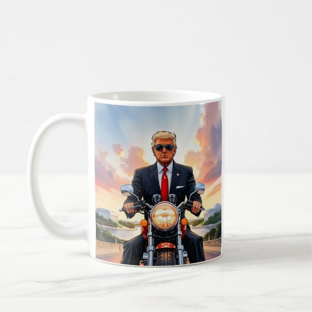 Mug Trump Riding Motorcycle US Capitol Washington DC (Gauche)