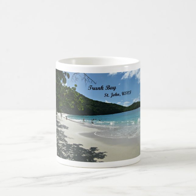 Mug Trunk Bay, St. John U.S. Virgin Island (Centre)