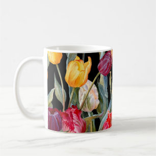 Mug Tulipes colorées, arrière - plan noir isolé.